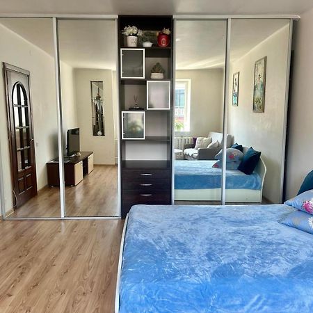 Cozy Apartment In The City Center Siauliai  Bagian luar foto